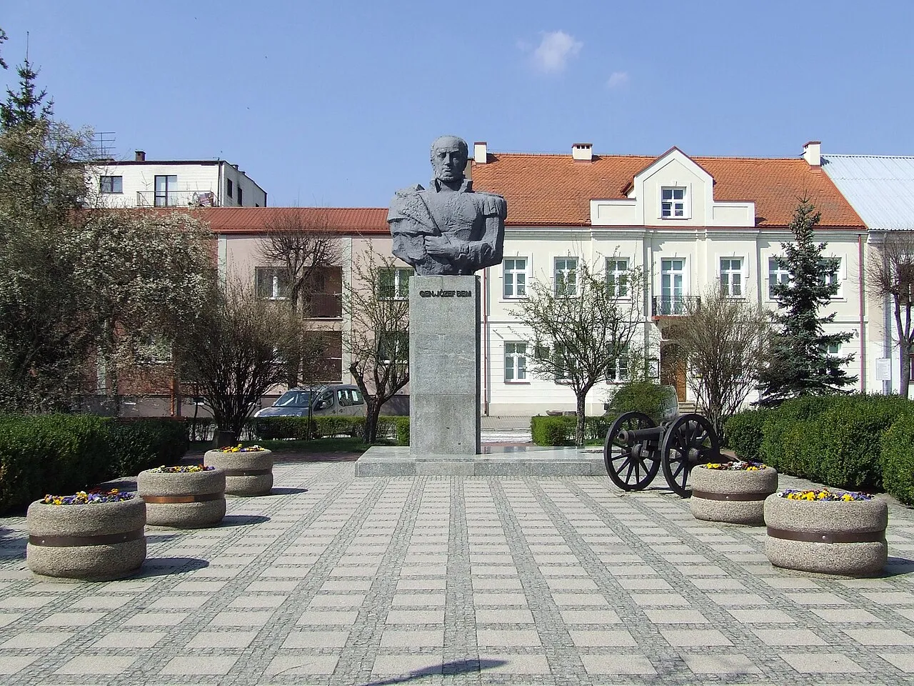 Standbeeld van generaal Józef Bem in de stad Ostrołęka, Polen.